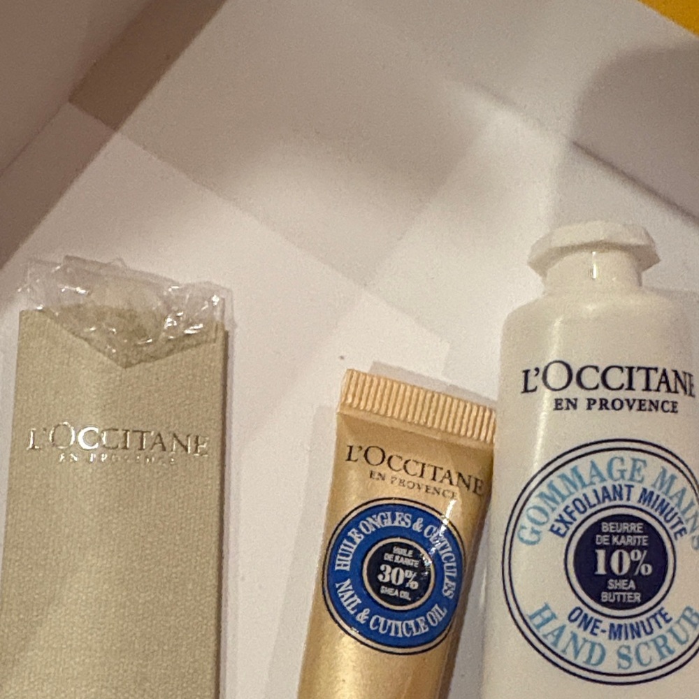 L'OCCITANE Hand Care Trio - Limited Edition Gold & White Gift Set - New - Picture 2 of 5